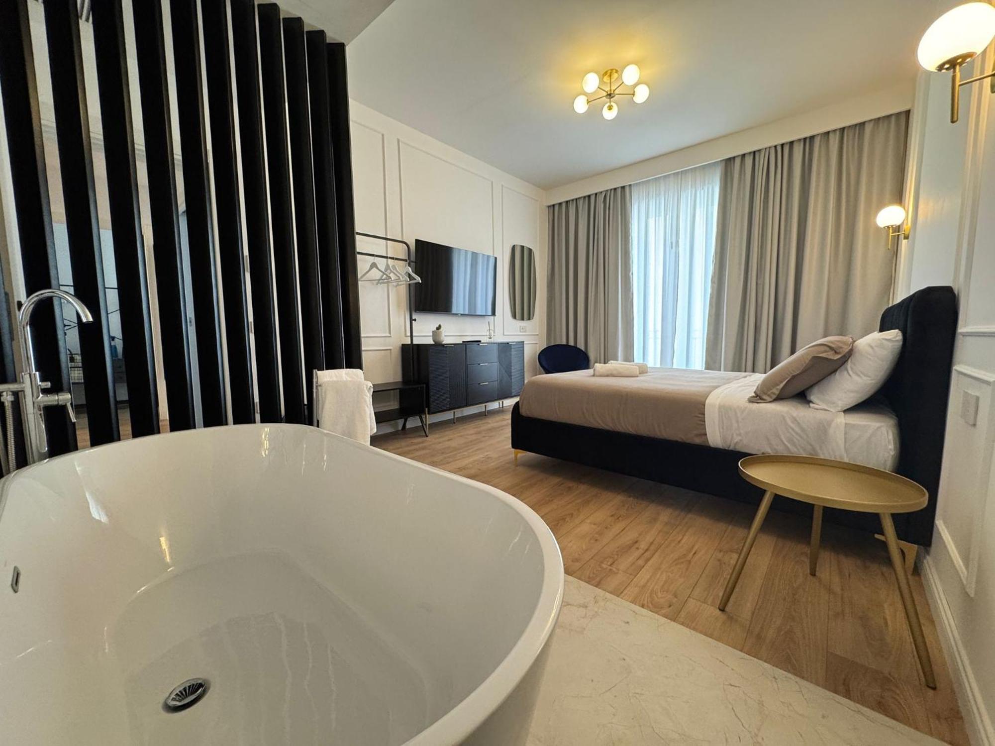 Politeama's - Luxury